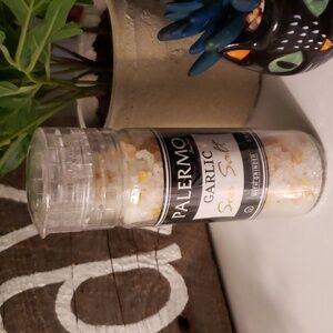 Palermo Garlic Salt Grinder. Sealed.